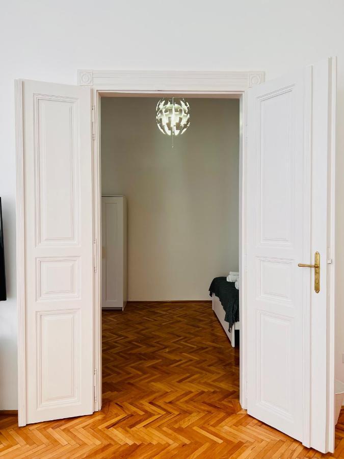 Apartment Friends Central Nagyvárad Kültér fotó