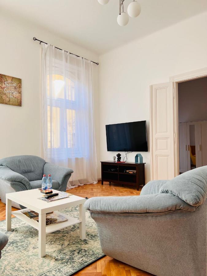 Apartment Friends Central Nagyvárad Kültér fotó