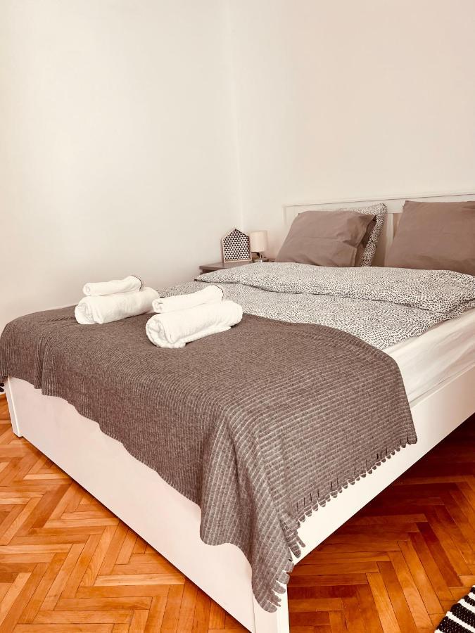 Apartment Friends Central Nagyvárad Kültér fotó