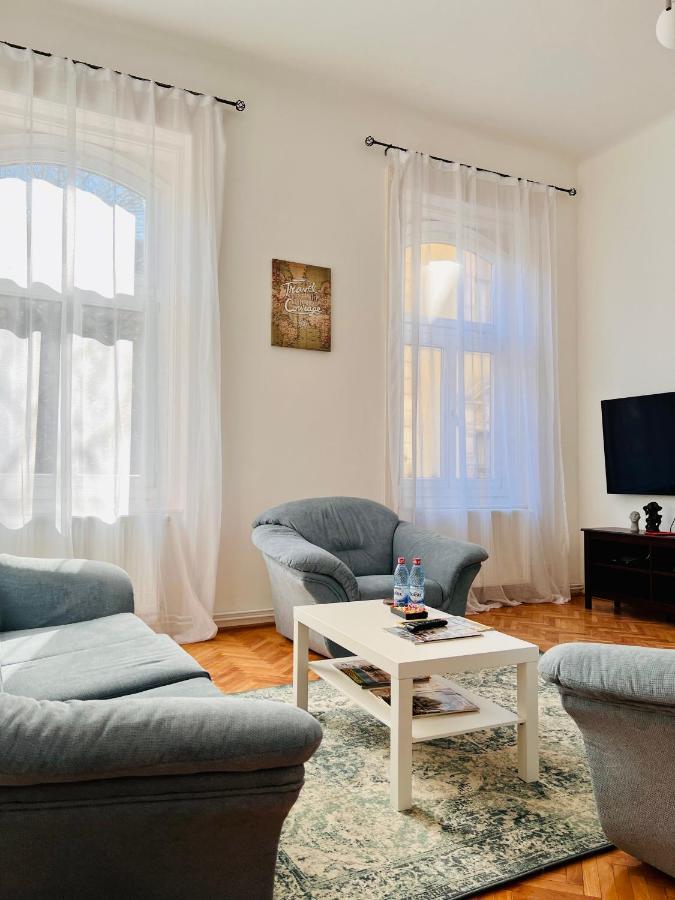 Apartment Friends Central Nagyvárad Kültér fotó