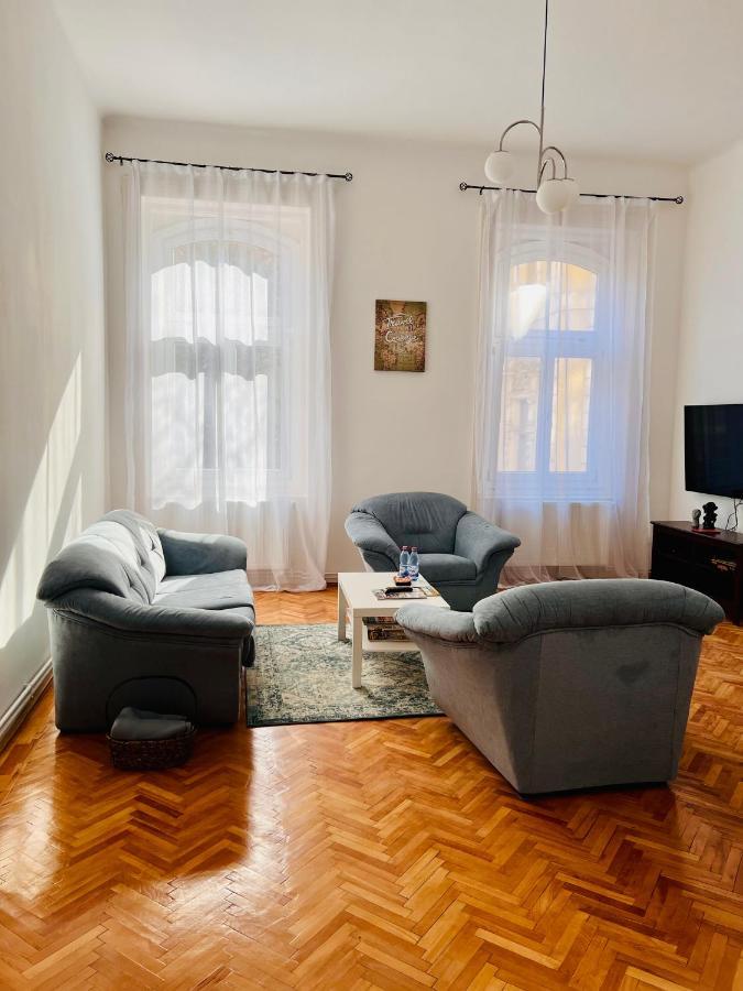 Apartment Friends Central Nagyvárad Kültér fotó